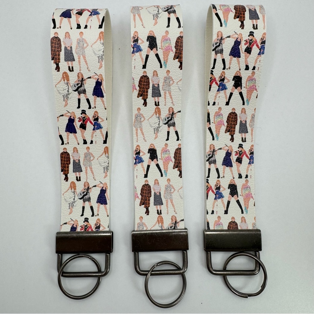 🎤 🎸Taylor Swift keychain, lightweight, handmade, vegan leather. 1 keycha…